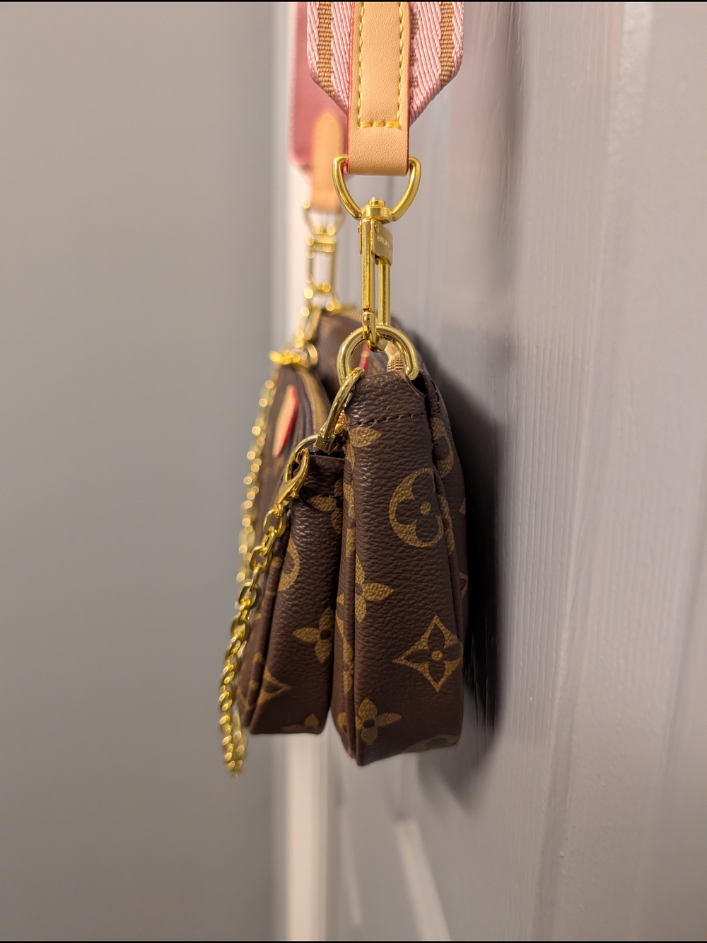 Unbranded Designer-Inspired Crossbody - Picture 6 of 16